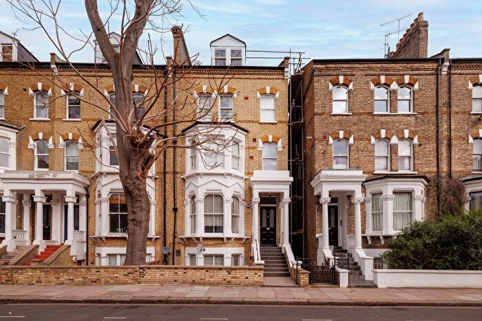 2 Bedroom Flat For Sale In Edith Road, Barons Court, W14