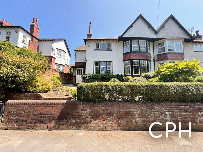 3 Bedroom Property For Sale In Weaponness Valley Road, Scarborough, YO11
