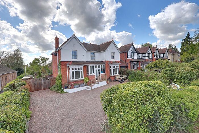 4 Bedroom Detached House For Sale In Ross Road, Newent, GL18