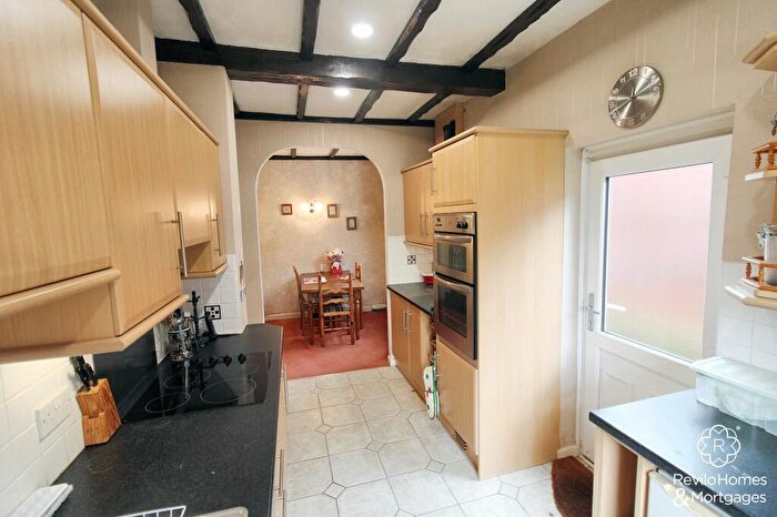 3 Bedroom Detached Bungalow For Sale In Crow Hill South, Middleton, M24