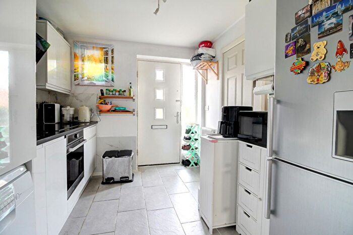 2 Bedroom Terraced House For Sale In Englefield Way, Basingstoke, RG24