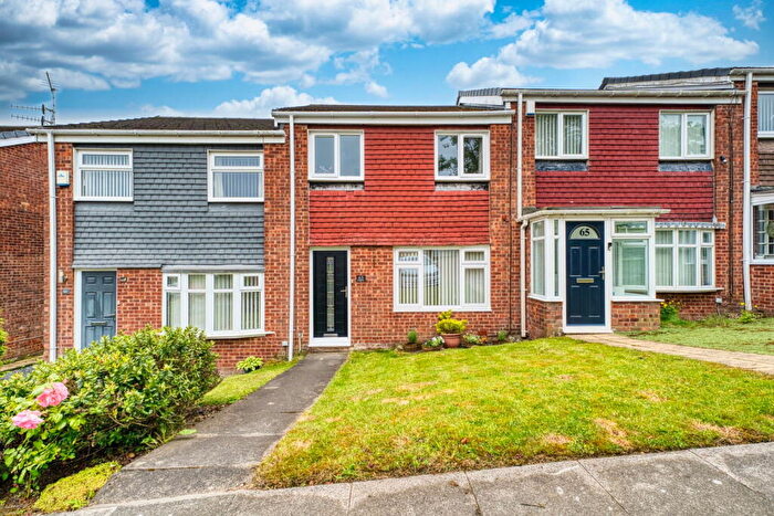 3 Bedroom Terraced House For Sale In Calder Walk, Sunniside, NE16