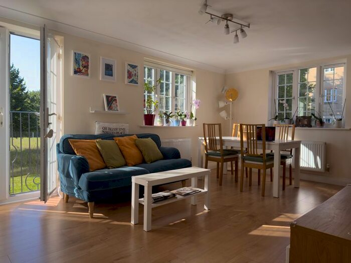 2 Bedroom Flat To Rent In Medhurst Way, Littlemore, Oxford, OX4