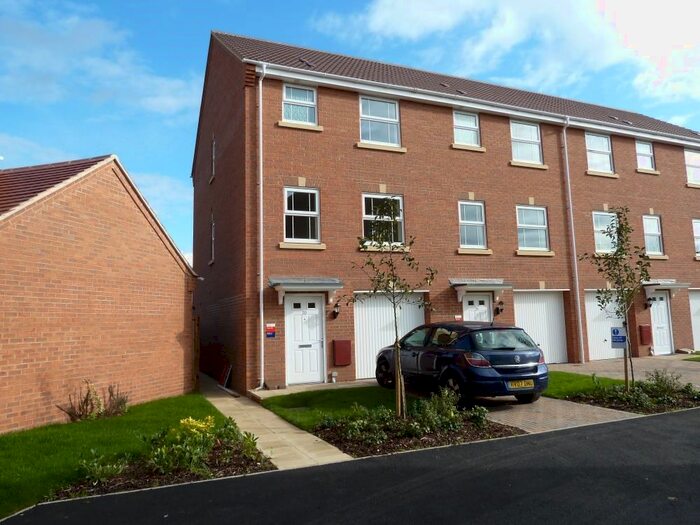 4 Bedroom Town House To Rent In Wellington Way, Leighton Buzzard, LU7