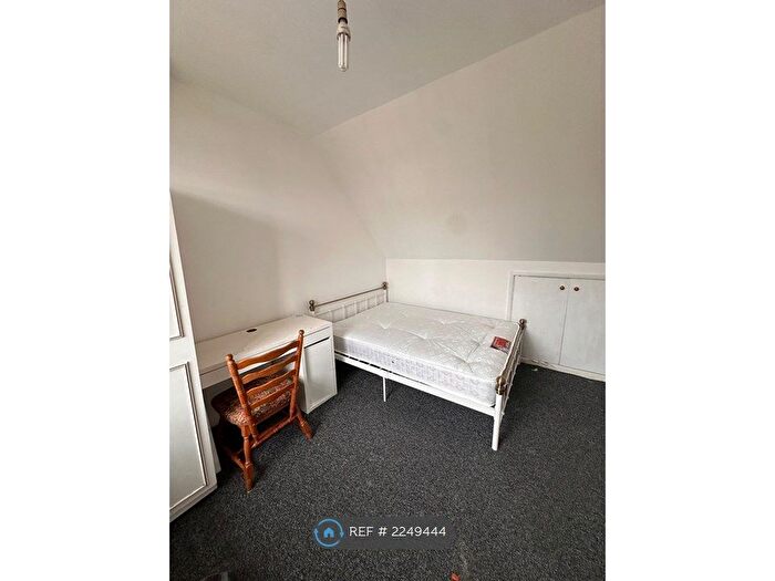 Studio To Rent In Hounslow, Hounslow, TW3