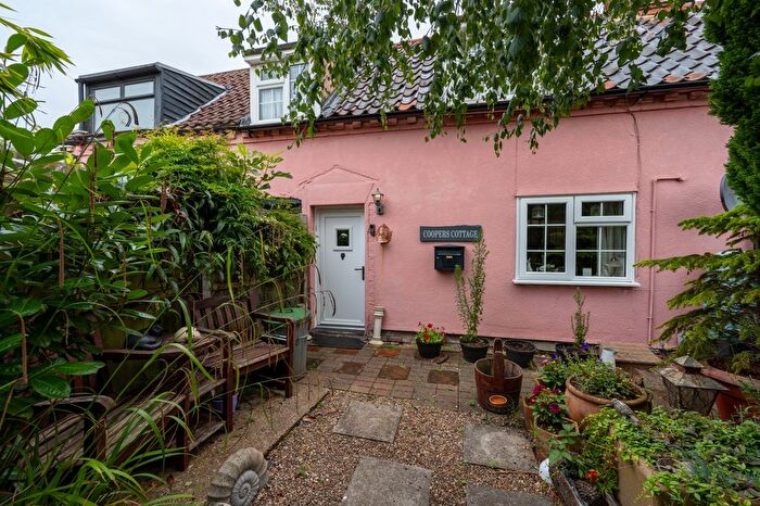 2 Bedroom Cottage For Sale In Mill Lane, Trimley St. Martin, IP11