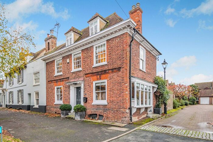 4 Bedroom Semi-detached House For Sale In High Street, Wingham, Kent, CT3