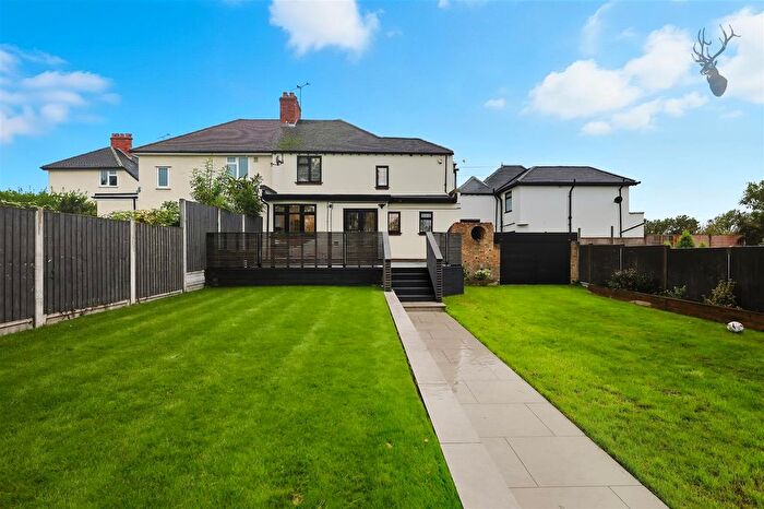 3 Bedroom Semi-Detached House For Sale In Gravel Close, Chigwell, IG7