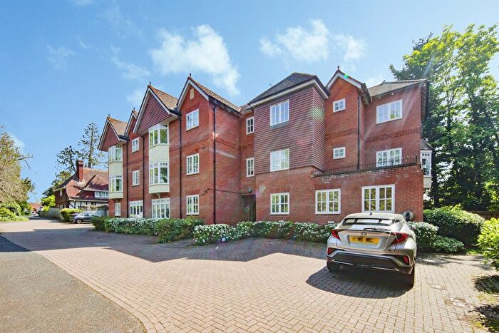 2 Bedroom Flat For Sale In Mulberry Court, Kenilworth, CV8