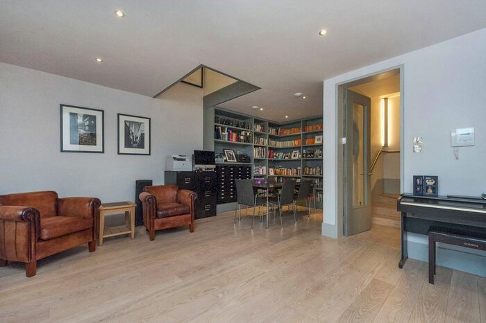 4 Bedroom End Of Terrace House To Rent In Monkwell Square, Cripplegate, EC2Y