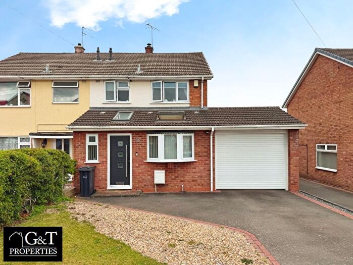 3 Bedroom Semi-Detached House For Sale In Barnett Lane, Stourbridge, DY8
