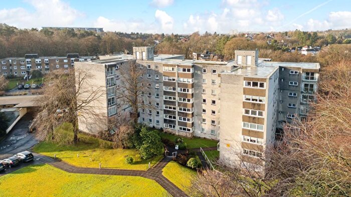 3 Bedroom Flat For Sale In Norwood Park, Bearsden, G61