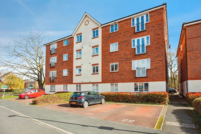 2 Bedroom Flat For Sale In Stavely Way, Gamston, Nottinghamshire, NG2