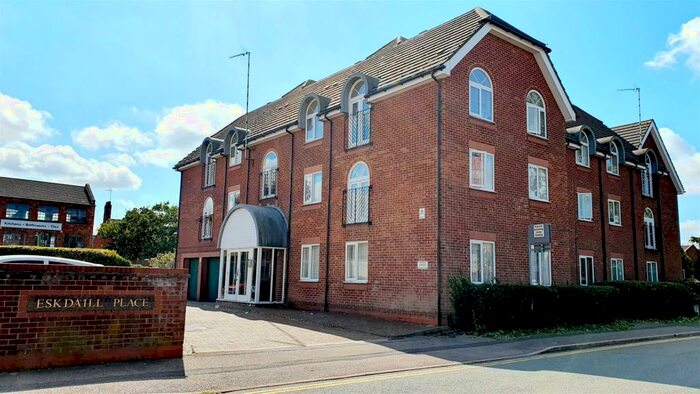 2 Bedroom Flat To Rent In Eskdaill Place, Kettering, Northamptonshire, NN16