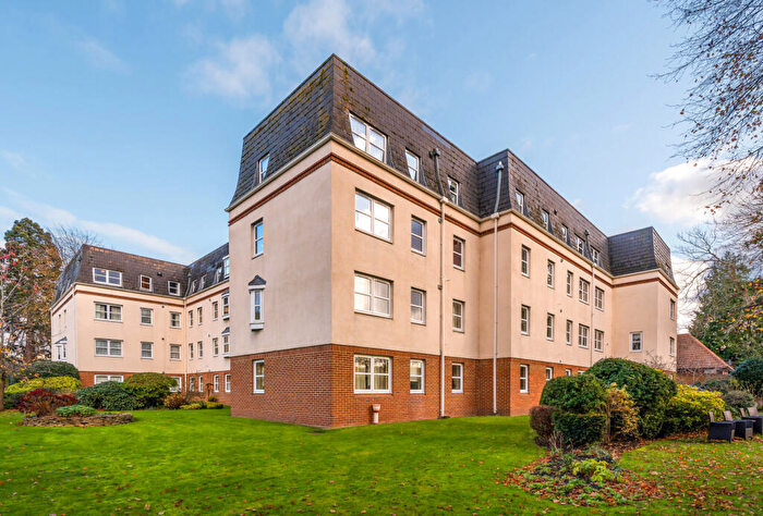 2 Bedroom Apartment For Sale In Moorend Park Road, Cheltenham, Gloucestershire, GL53