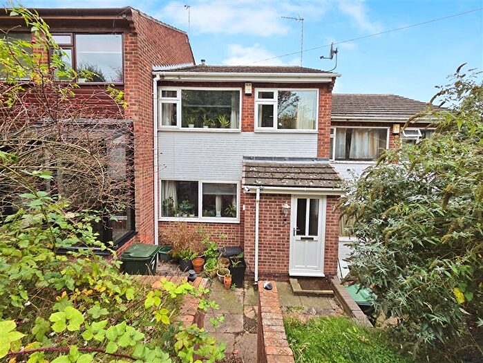 3 Bedroom Terraced House For Sale In Annes Close, Mapperley, Nottingham, NG3