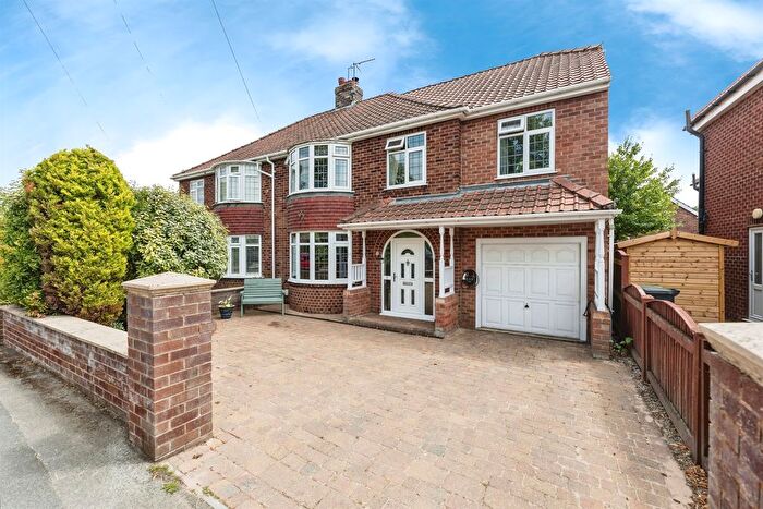 5 Bedroom Semi-Detached House For Sale In Manor Lane, York, YO30