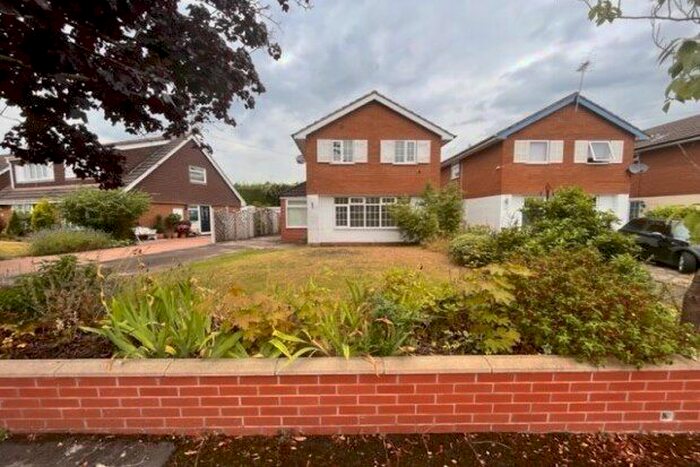 3 Bedroom Property To Rent In Radnor Close, Sandbach, CW11