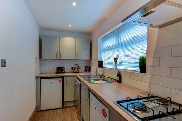 1 Bedroom End Of Terrace House To Rent In Sutherland Road, Brighton, BN2