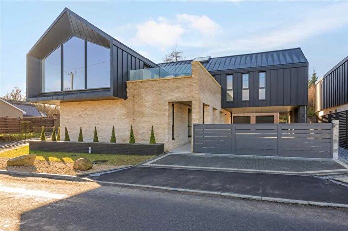 5 Bedroom Detached House For Sale In The Lookout, Torwood, Glen Road, FK5