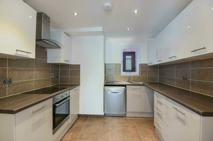 2 Bedroom Apartment To Rent In Market Place, Henley-on-Thames, RG9