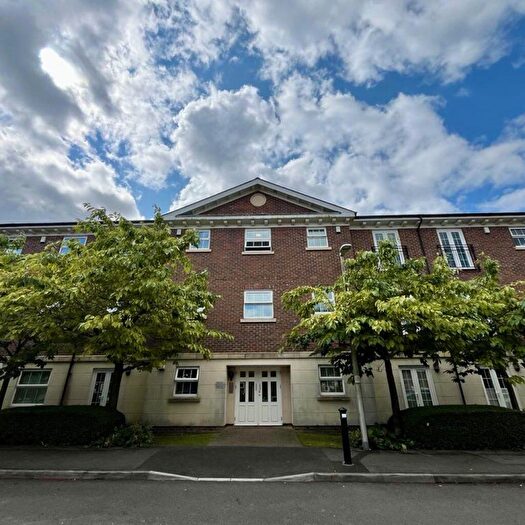 2 Bedroom Flat For Sale In Jago Court, Newbury, RG14