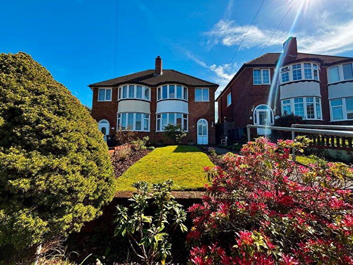 3 Bedroom Semi Detached House For Sale In Hilliards Croft, Great Barr, Birmingham, B42