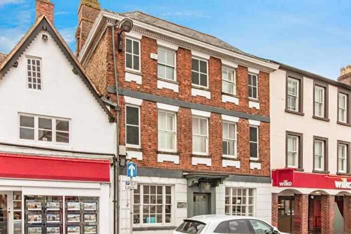 2 Bedroom Apartment To Rent In Market Square, Bicester, OX26