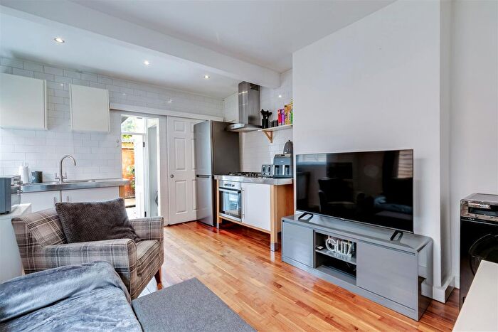 1 Bedroom Maisonette To Rent In Kingston Road, Wimbledon, SW20
