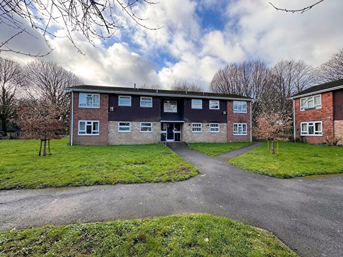 2 Bedroom Flat For Sale In Selkirk Close, Wimborne, BH21