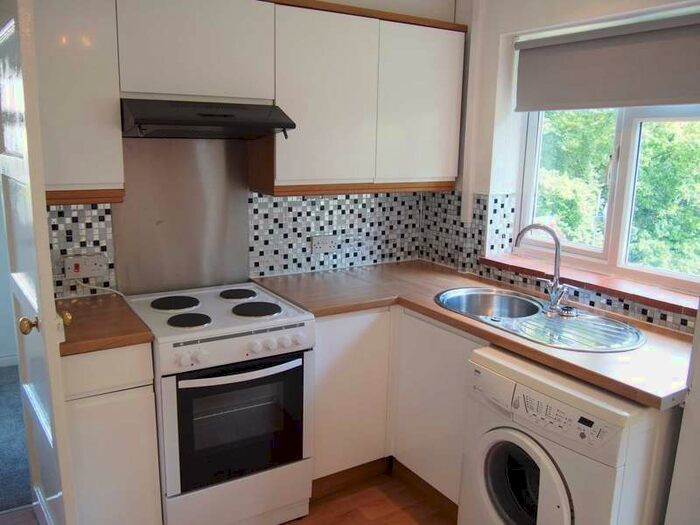 2 Bedroom Flat To Rent In Highwood Crescent, High Wycombe, HP12