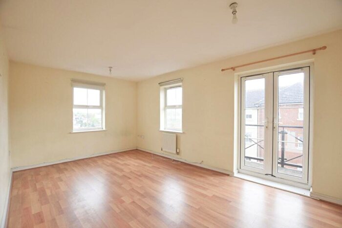 2 Bedroom Flat To Rent In Piper Way, Ilford, IG1