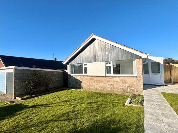 3 Bedroom Bungalow For Sale In Meadows Close, Brighstone, Newport, PO30