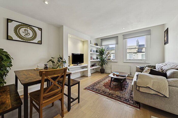 2 Bedroom Flat For Sale In Tournay Road, London, SW6