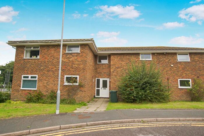 2 Bedroom Flat To Rent In Rushlake Crescent, Eastbourne, BN21