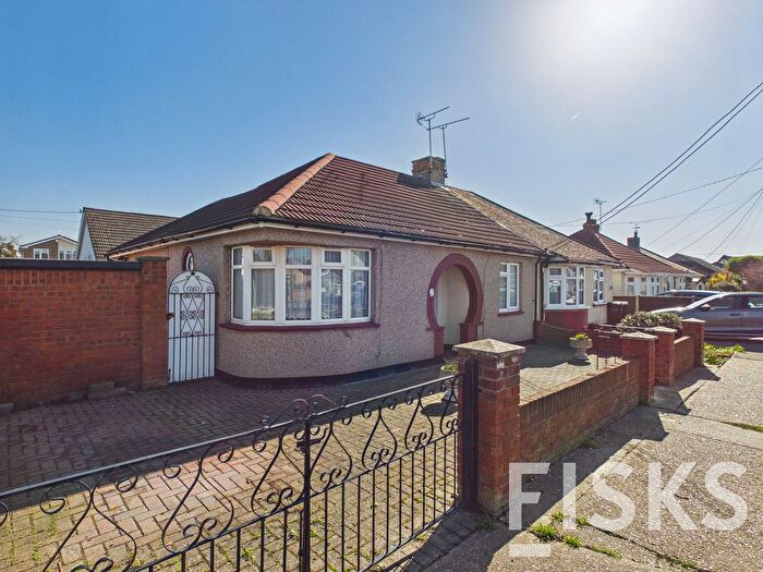 2 Bedroom Semi-Detached Bungalow For Sale In Juliers Road, Canvey Island, SS8