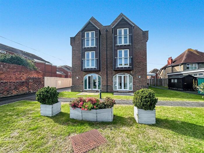 2 Bedroom Flat For Sale In The Anchorage, Stavordale Road, Weymouth, Dorset, DT4