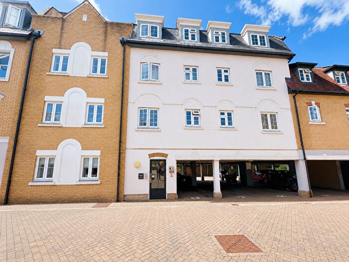 1 Bedroom Flat To Rent In Roche Close, Rochford, SS4