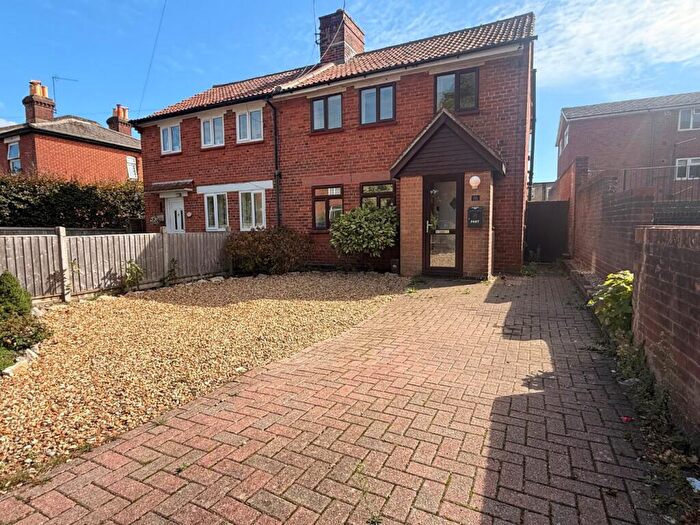 3 Bedroom Semi Detached House To Rent In Roselands Gardens, Southampton, Hampshire, SO17