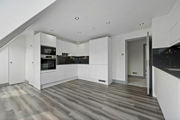 3 Bedroom Flat To Rent In Manson Place, London, SW7