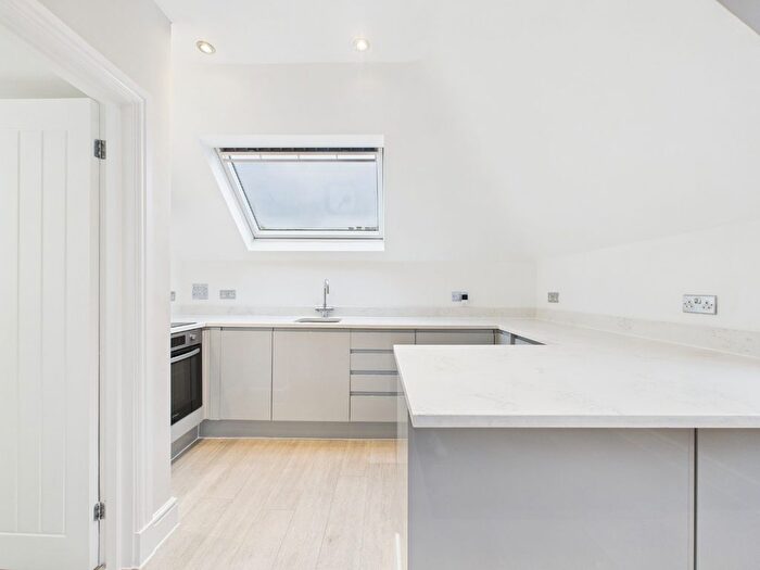 1 Bedroom Flat For Sale In Farnaby Road, Bromley, Kent, BR1