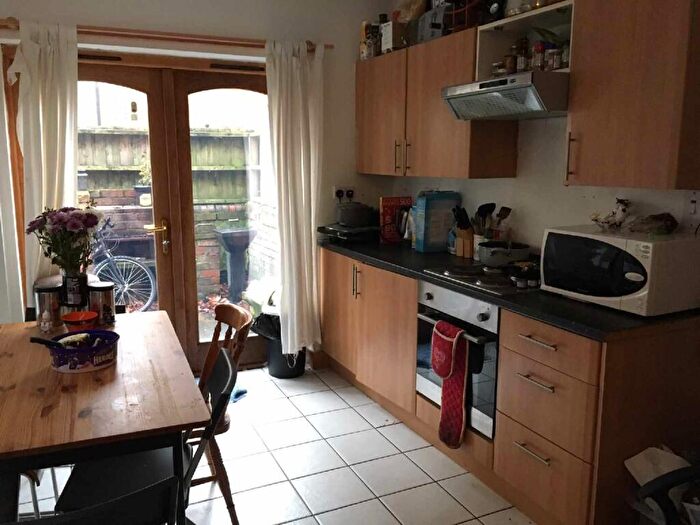 6 Bedroom Flat To Rent In Church Grove, Lenton, Nottingham, Nottinghamshire, NG7