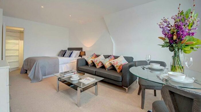 Studio To Rent In Hill Street, Mayfair, W1J
