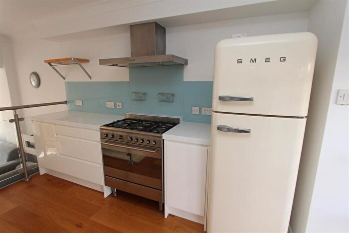 2 Bedroom House To Rent In Redhouse Lane Chapel Allerton, Leeds, LS7