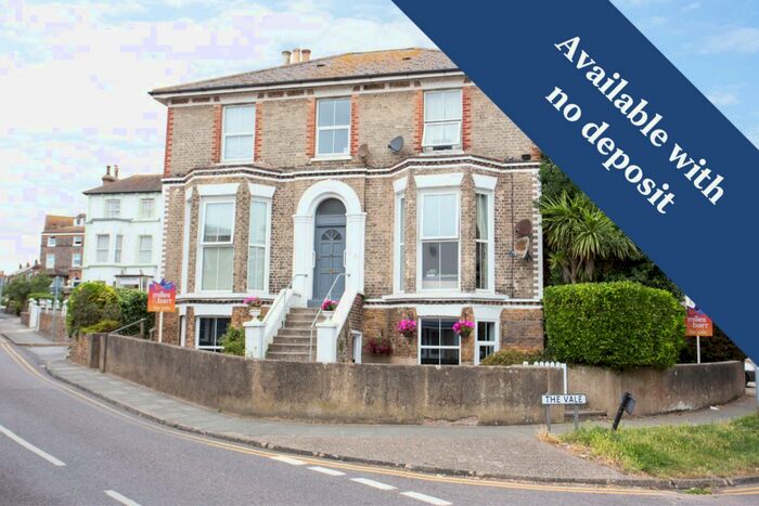 2 Bedroom Flat To Rent In The Vale, Broadstairs, CT10