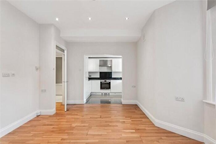 1 Bedroom Flat To Rent In Eton Avenue, London, NW3