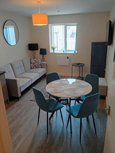 Flat To Rent In Emerald Street, Cardiff, CF24