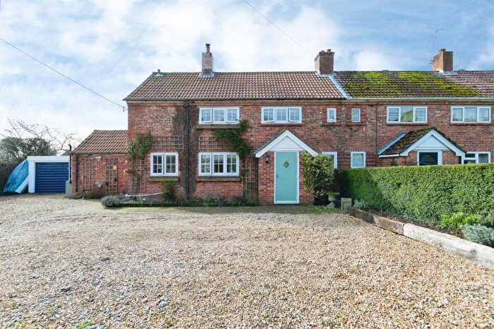 3 Bedroom Semi Detached House For Sale In Harley Cottages, Gussage All Saints, Wimborne, BH21