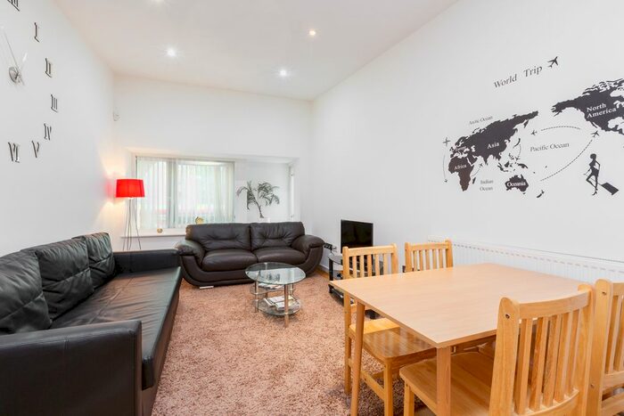 1 Bedroom Flat To Rent In Waterloo Road, London, SE1