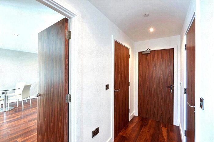 2 Bedroom Apartment To Rent In New Bridge Street Salford, M3